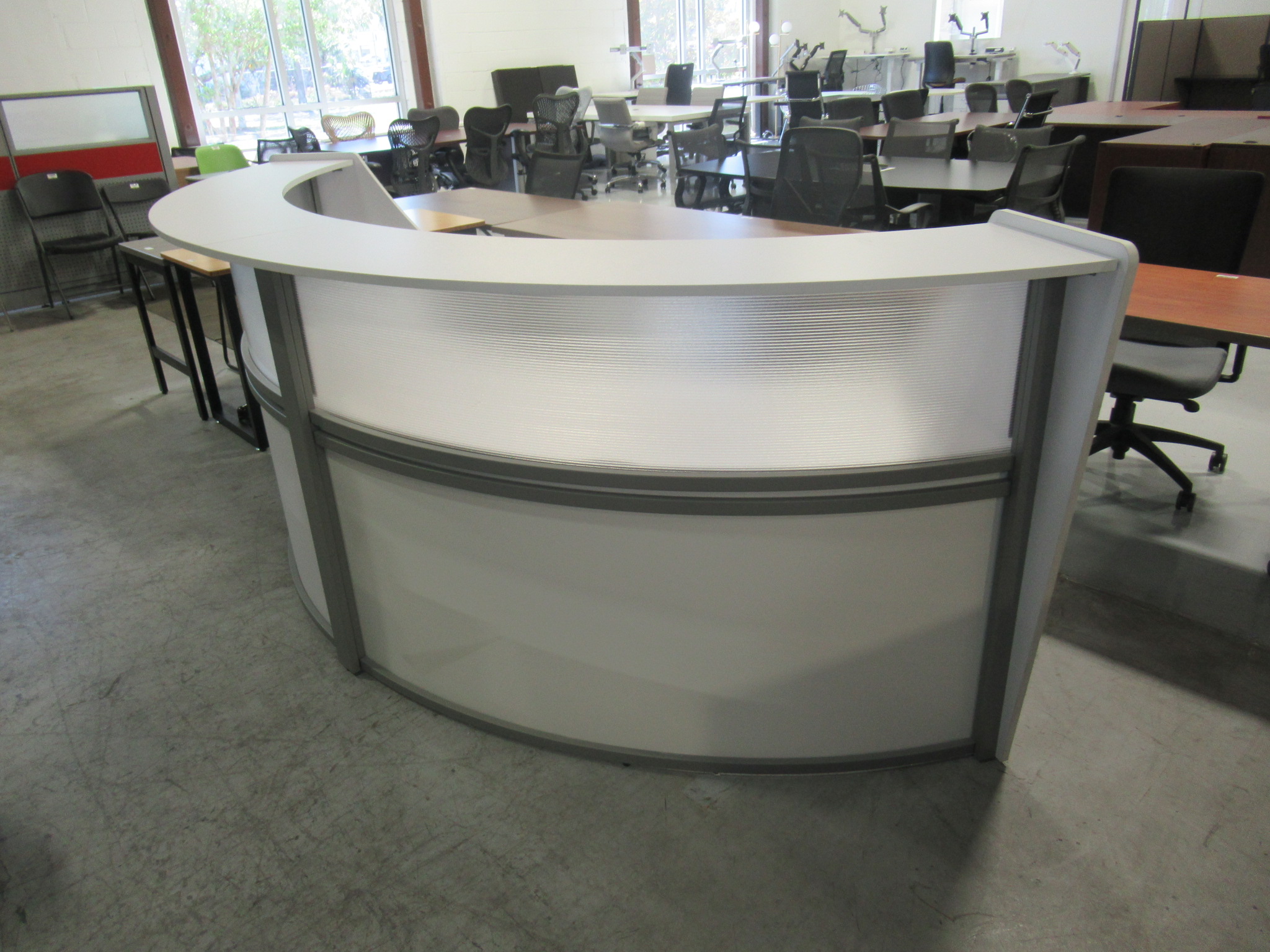 White Curved Reception – Office Furniture 911