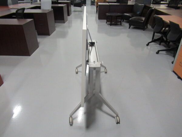 Haworth Flip-Top Training Table w/ powered grommet - Image 4