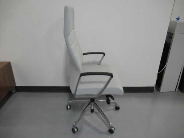 Gunlocke High Back Chair - Image 4