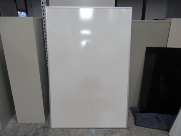 Staples White Board - Large - Image 2