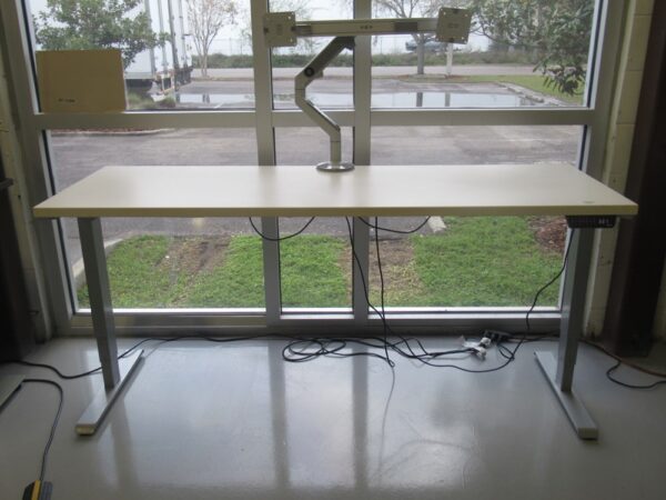 Friant SitStand Desk - Image 2