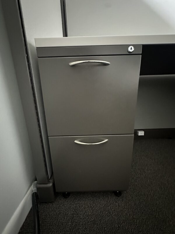 Herman Miller A02 Cubicle - 6 FT x 6 FT x 53"H - Image 5