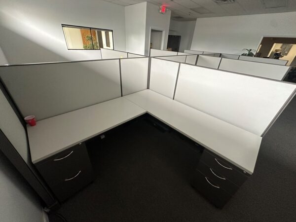 Herman Miller A02 Cubicle - 6 FT x 6 FT x 53"H - Image 3
